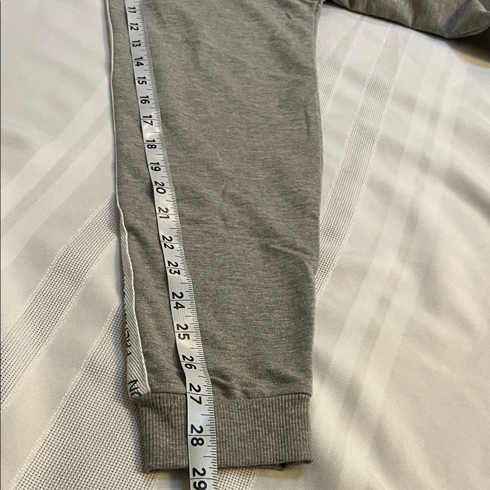 French Connection Loungewear Gray Crewneck Sweatshirt Size M NWT - Picture 6 of 10